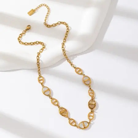 COLLIER DELINA