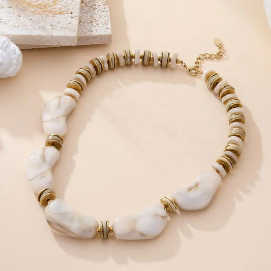 COLLIER DIANA