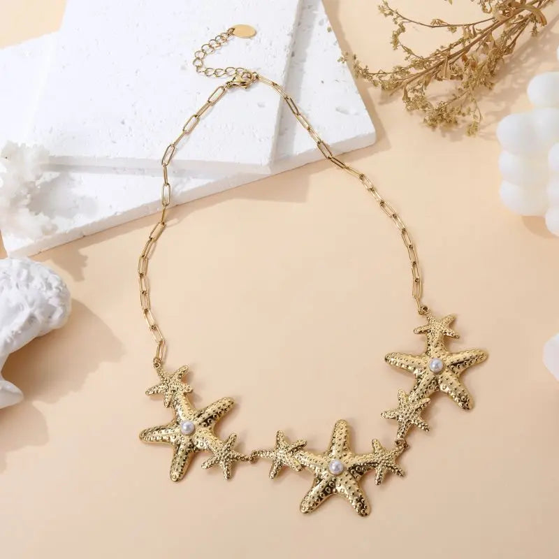 COLLIER LEYA