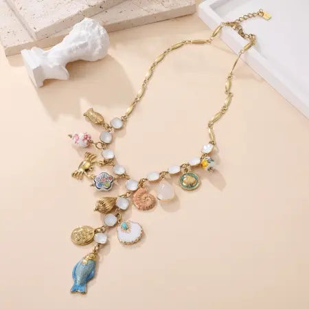 COLLIER ALICIA