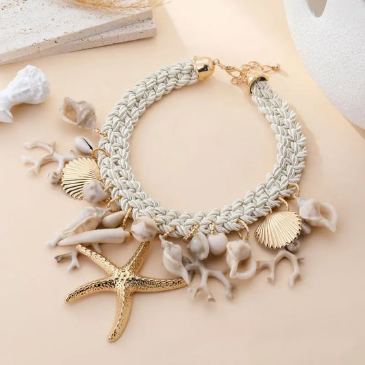 COLLIER AMELIA